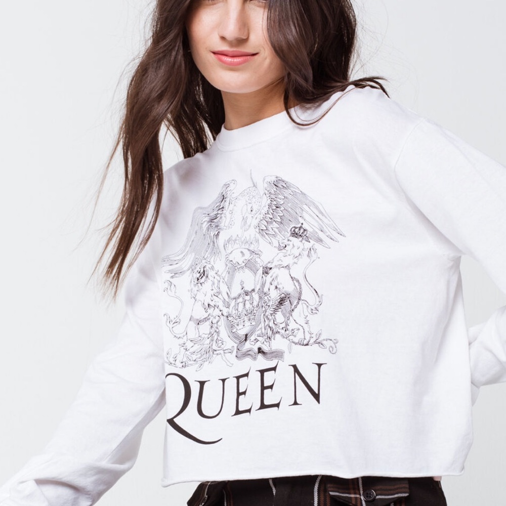 BRAVADO Queen Womens Crop Tee Band Tee
